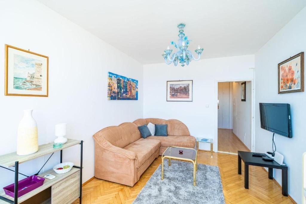 Lero Sea View Apartman