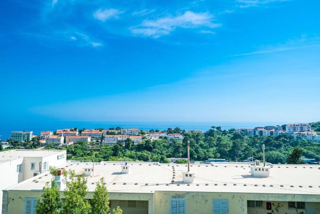 Lero Sea View Apartman *